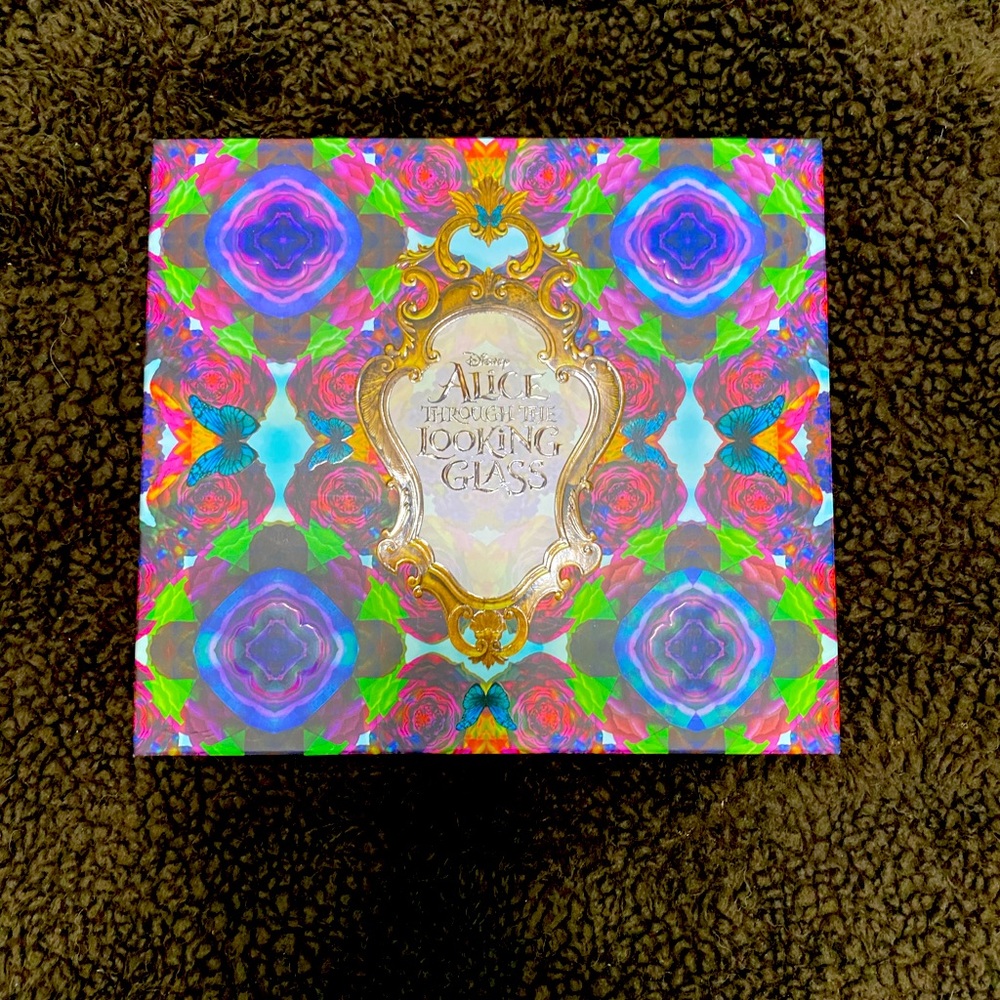 Rare Find! Urban Decay Limited Edition- Alice In Wonderland